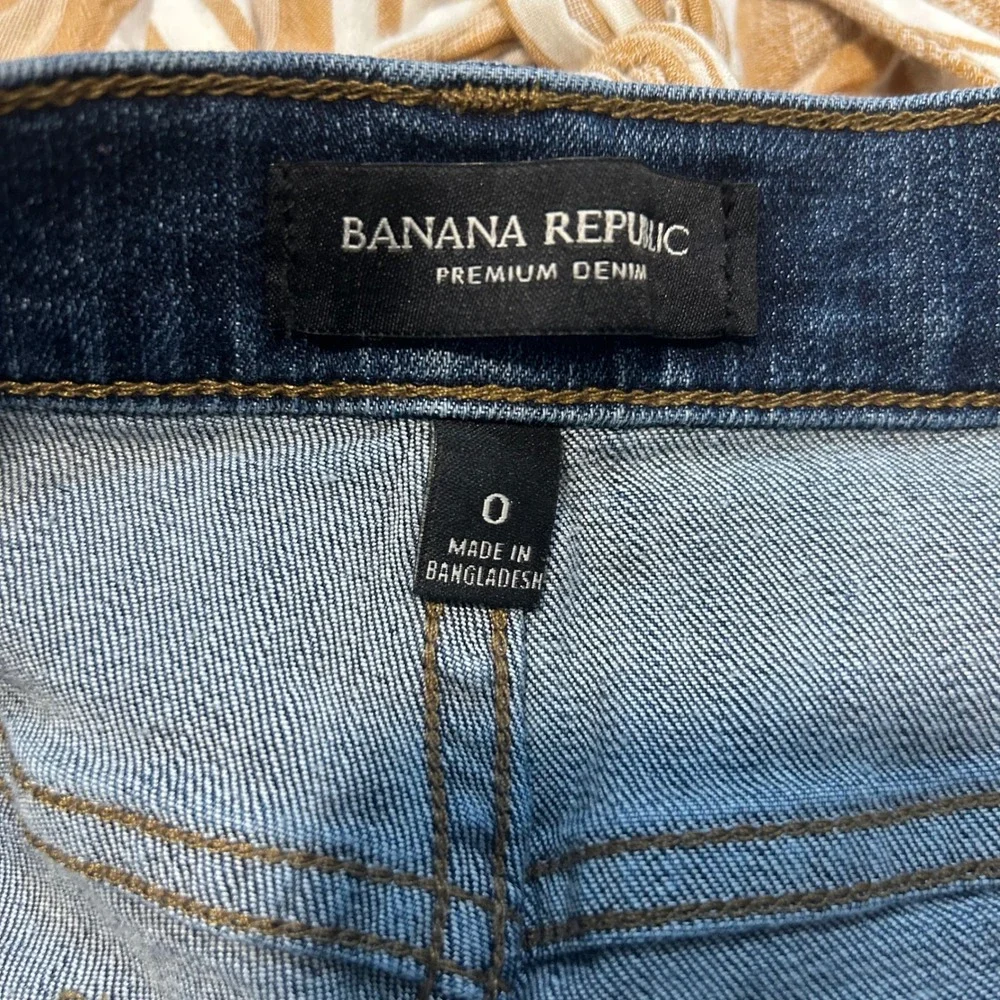 Banana Republic Denim Shorts Women Blue Raw Hem Premium Denim Classic Size 0